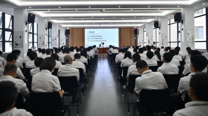 轉(zhuǎn)觀念 聚合力 重實(shí)干 向未來(lái)：集團(tuán)公司黨委副書(shū)記、總經(jīng)理馬明在省建筑設(shè)計(jì)院作專題講座